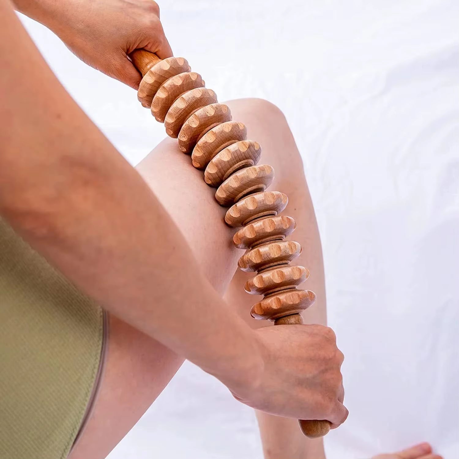 1Pc 12 Rollers Handheld Wooden Massager for Trigger Point Therapy, Cellulite Reduction, and Muscle Relaxation